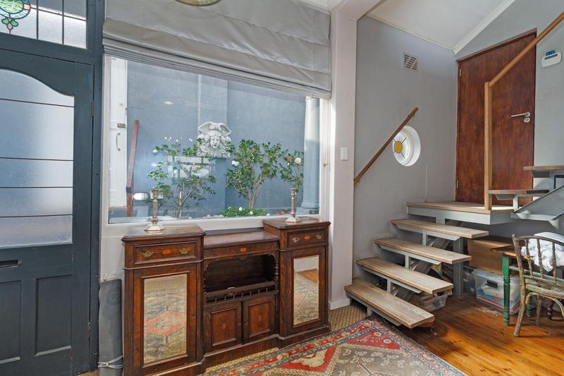 2 Bedroom Property for Sale in Sea Point Western Cape